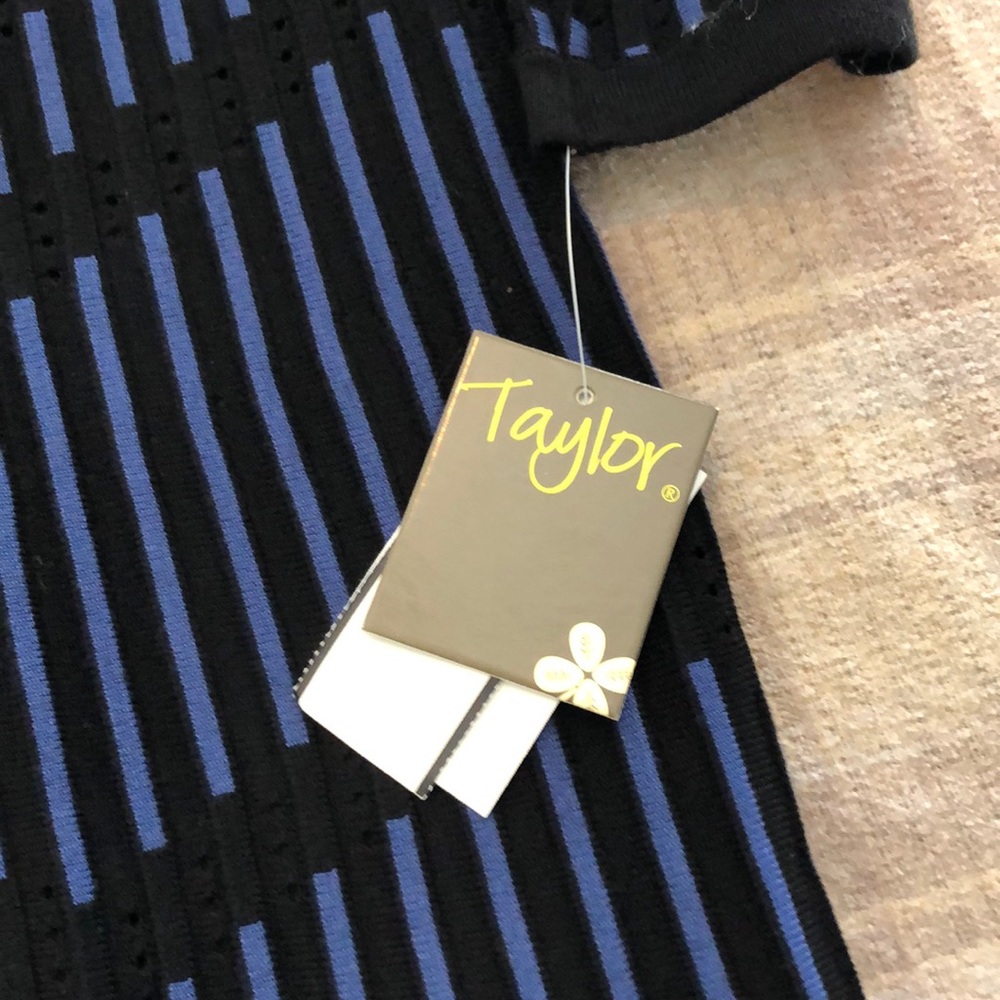 Great sweater dressing. Flattering pattern.